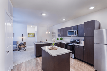 9' Ceilings throughout
